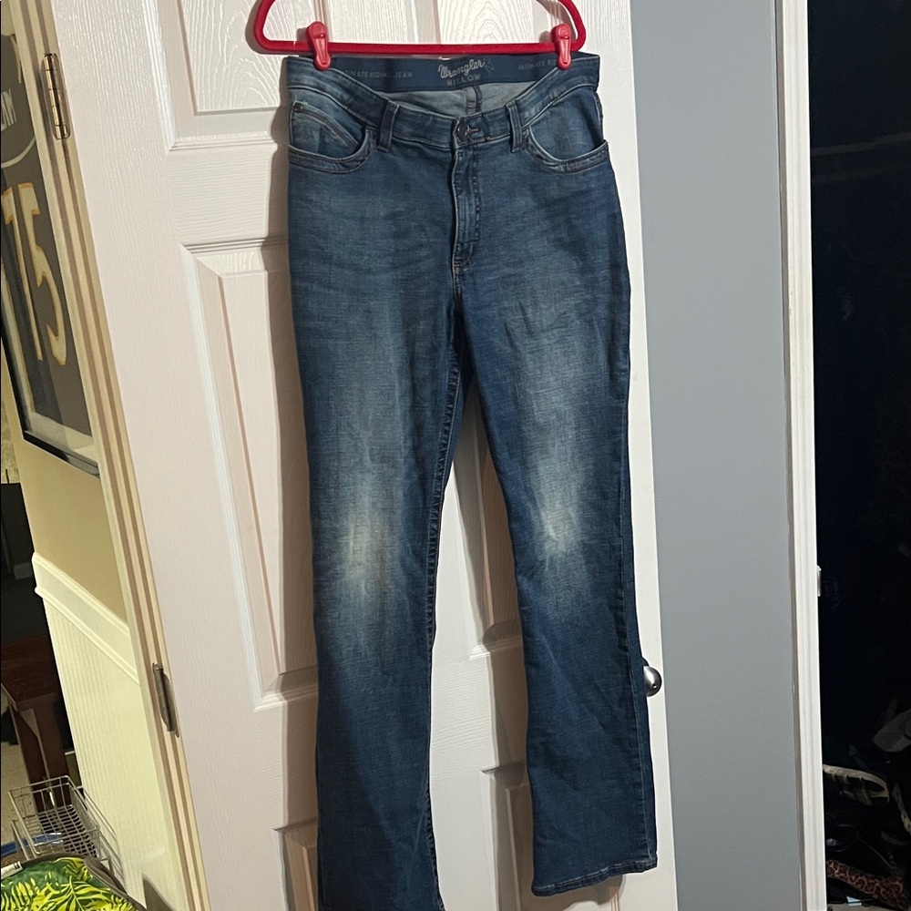 Wrangler Women's Straight Leg Jeans in Dark Blue